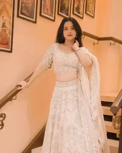 Escort Hathin